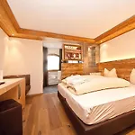 Des Alpes Hotel 3*