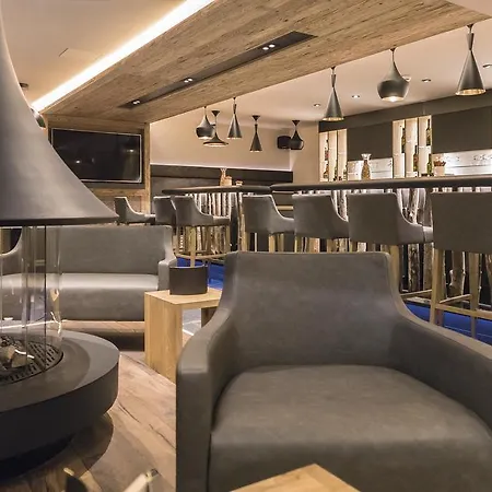 Des Alpes Szálloda 3*