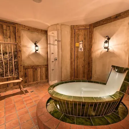 Des Alpes Szálloda 3*