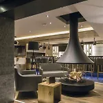 Des Alpes 3* سامنون